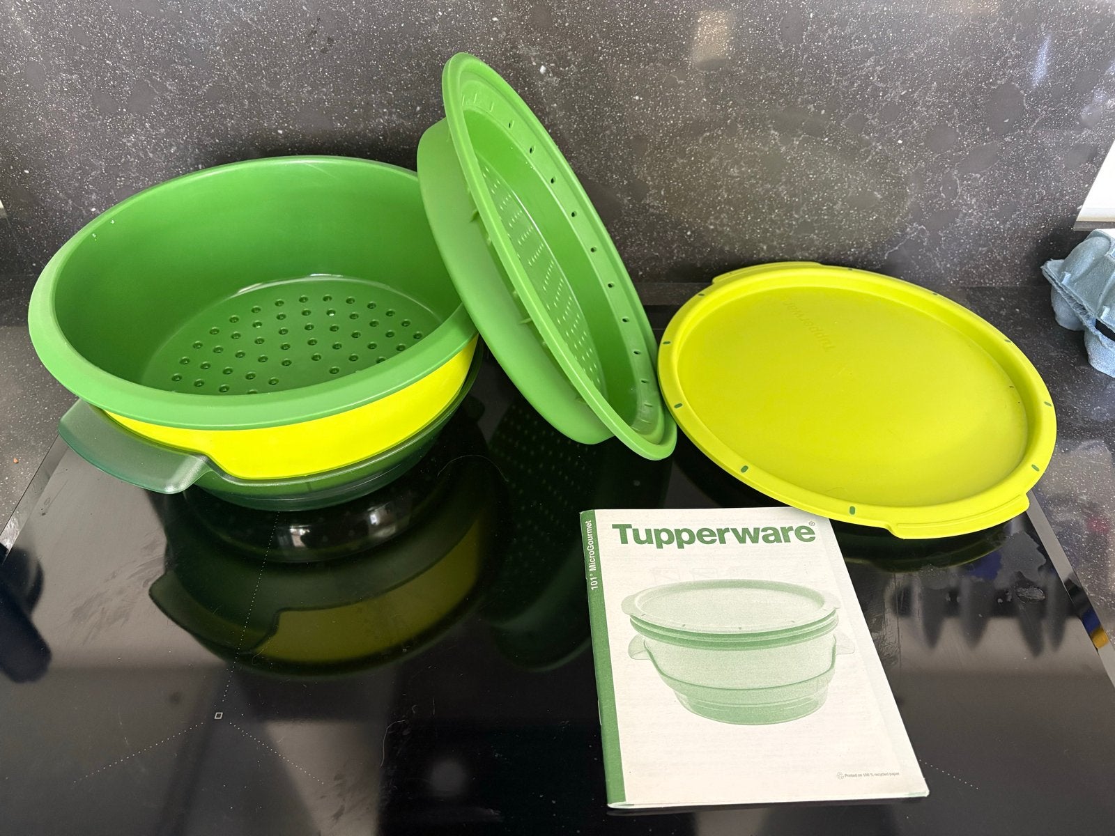 Tupperware MicroGourmet Stomer met Receptenboekje, Huis en Inrichting, Keuken | Tupperware, Ophalen, Zo goed als nieuw, Groen