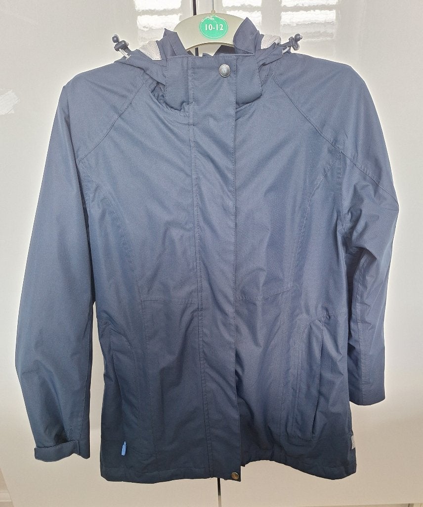 Donkerblauwe jas met afritsbare capuchon, Maat 38/40 (M), Blauw, Blue Wave, Ophalen of Verzenden