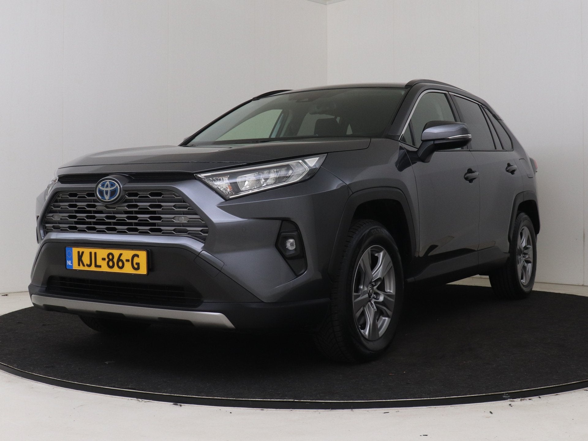 Toyota RAV4 2.5 Hybrid AWD Dynamic | BTW voertuig | Parkeers
