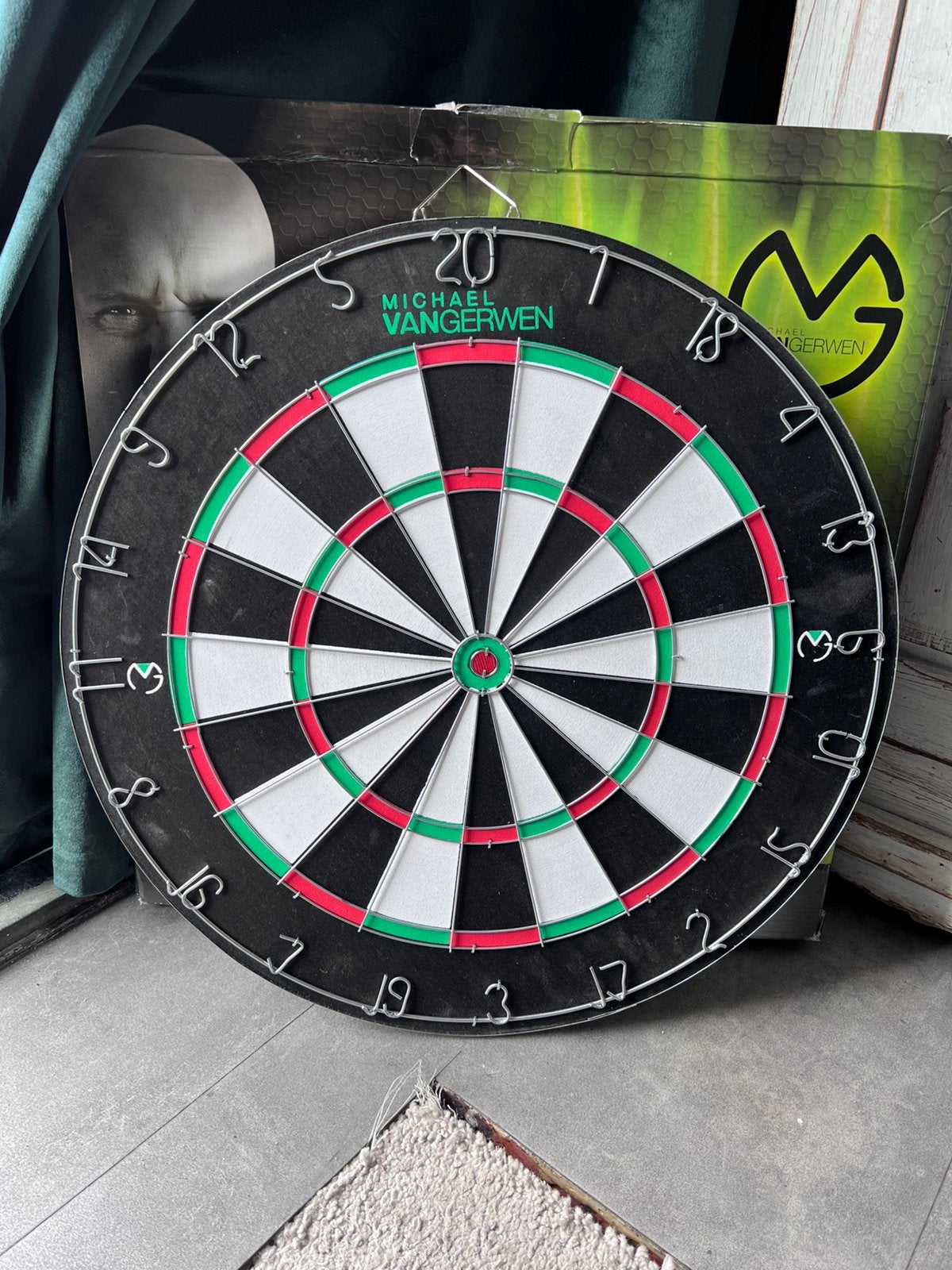 Michael van Gerwen dartbord, Ophalen, Zo goed als nieuw, Dartbord