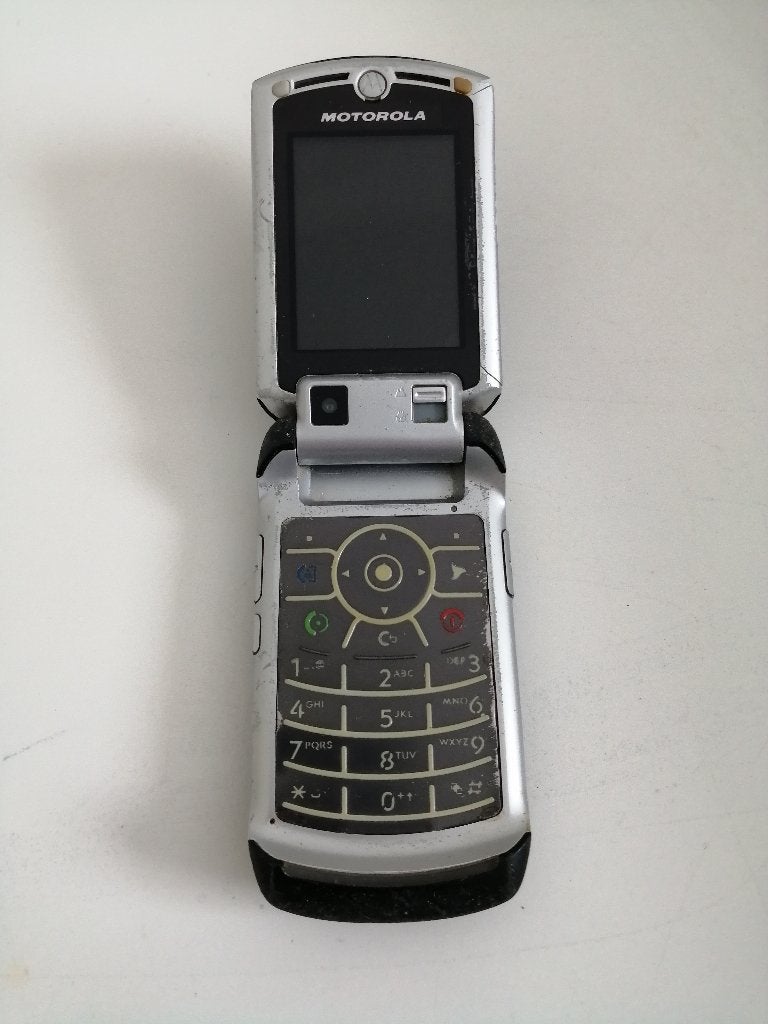 MOET NU WEG!!! RETRO MOTOROLA RAZR VX3 ZELDZAAM GSM MOBIEL, Telecommunicatie, Verzenden, Gebruikt, Minder dan 3 megapixel, Inklapmodel