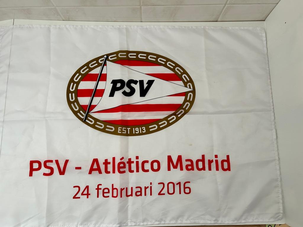 PSV- Atlético Madrid vlag, Ophalen of Verzenden, Zo goed als nieuw