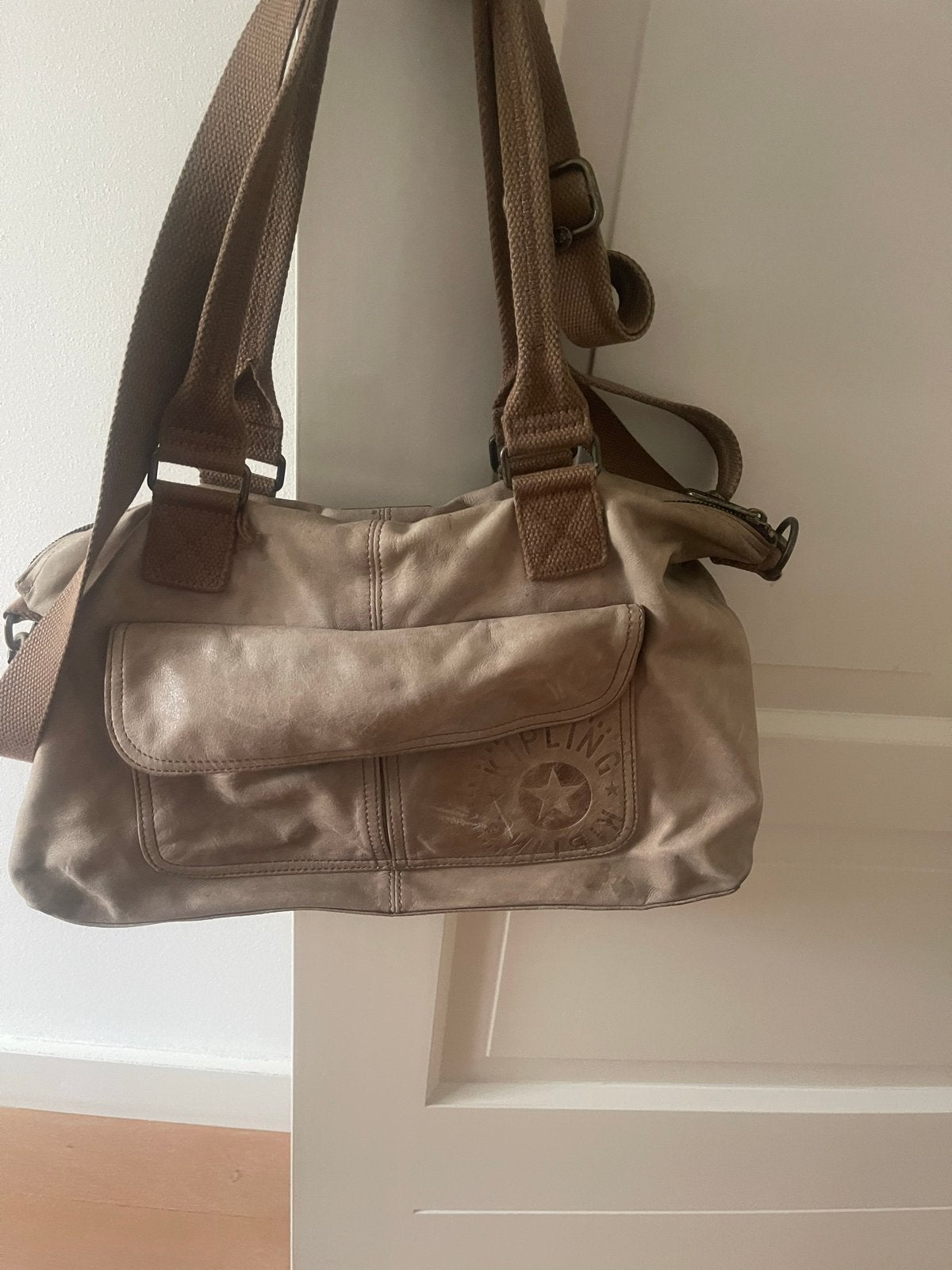 Mooie Kipling tas met afsluitbare rits, Ophalen of Verzenden, Gebruikt, Beige, Handtas