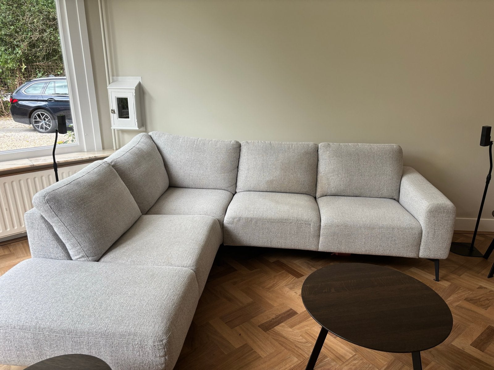 Comfortabele hoekbank met lichte vlek, Huis en Inrichting, Banken | Bankstellen, Ophalen, 250 tot 300 cm, Gebruikt, 100 tot 125 cm