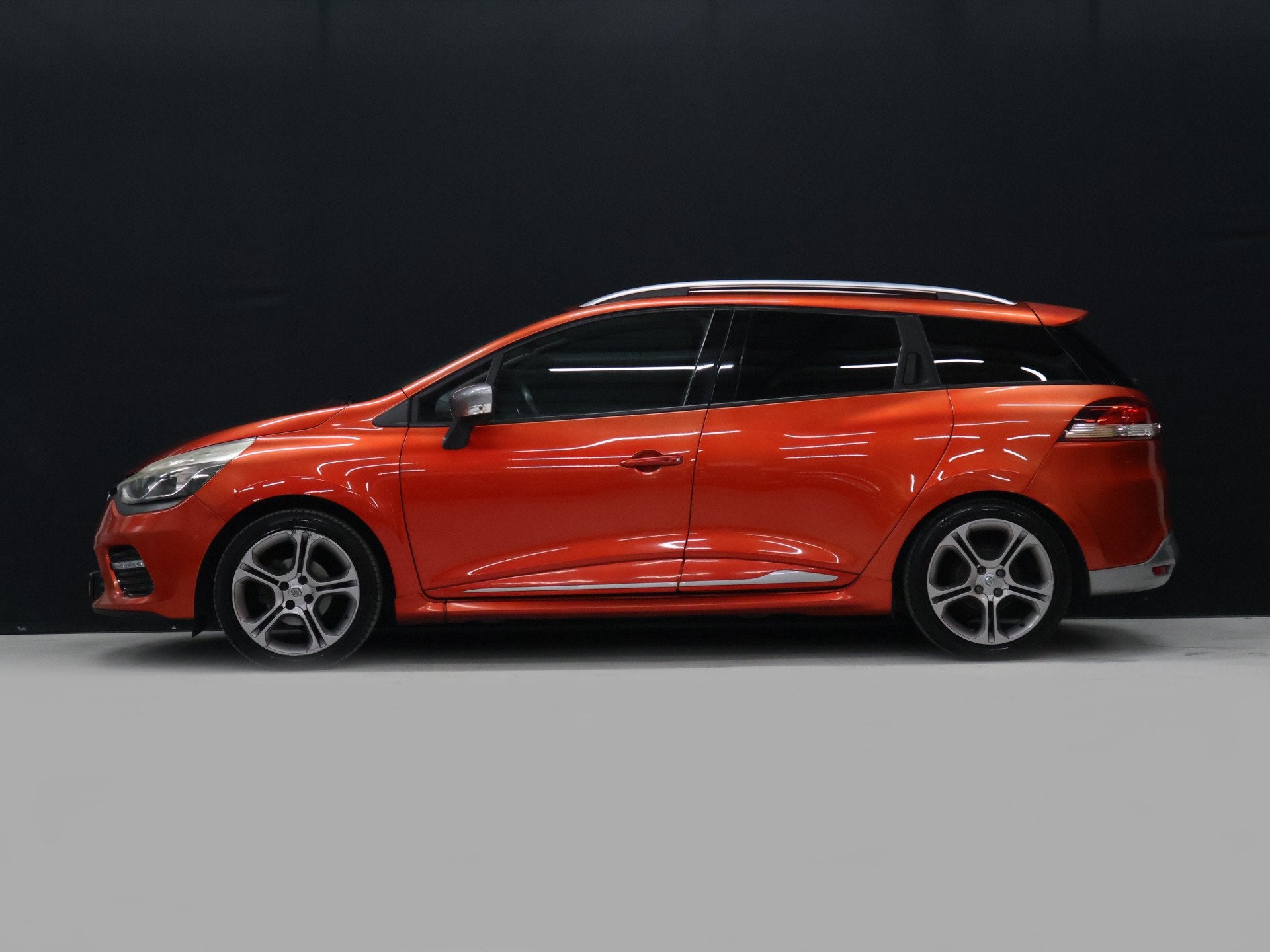 Renault Clio Estate 1.2 GT [CRUISE CONTROL, BASS REFLEX AUDI, Euro 5, Stof, Gebruikt, Zwart