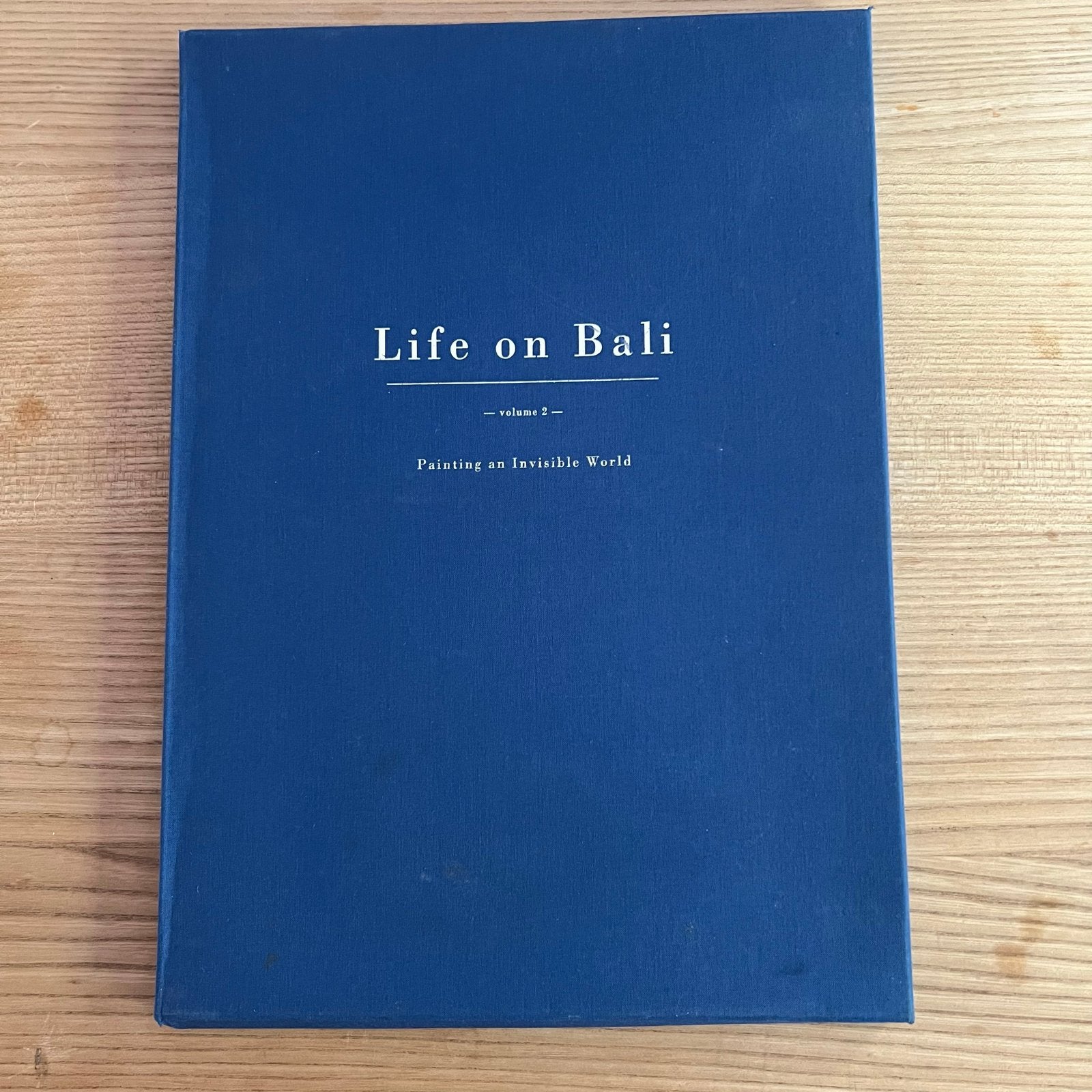 Life on Bali: Painting an Invisible World - Limited Edition, Zo goed als nieuw, Schilder- en Tekenkunst, Arend de Roever, Ophalen of Verzenden