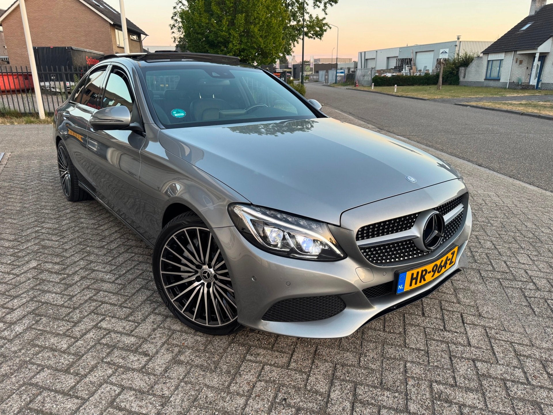 Mercedes-Benz C-klasse 350 e Lease Panodak, Camera, Auto's, Automaat, Automatische klimaatregeling, Achterwielaandrijving, Gebruikt