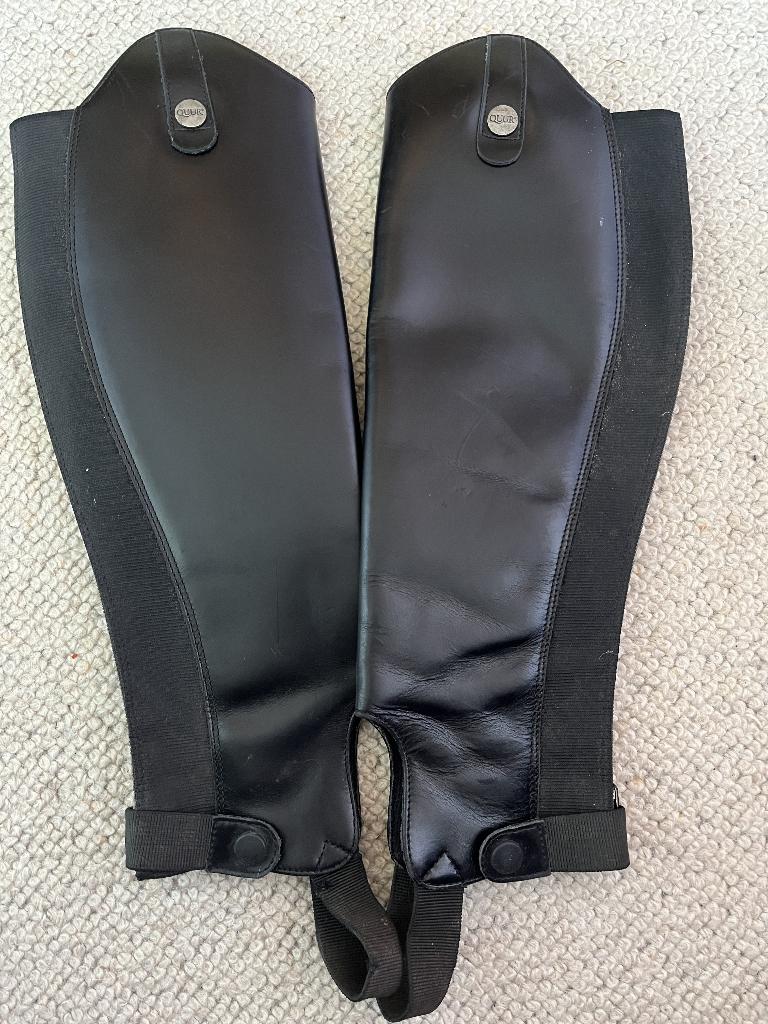 Quur Chaps Zwart Leer Small, Gebruikt, Dressuur, Ophalen of Verzenden, Dames