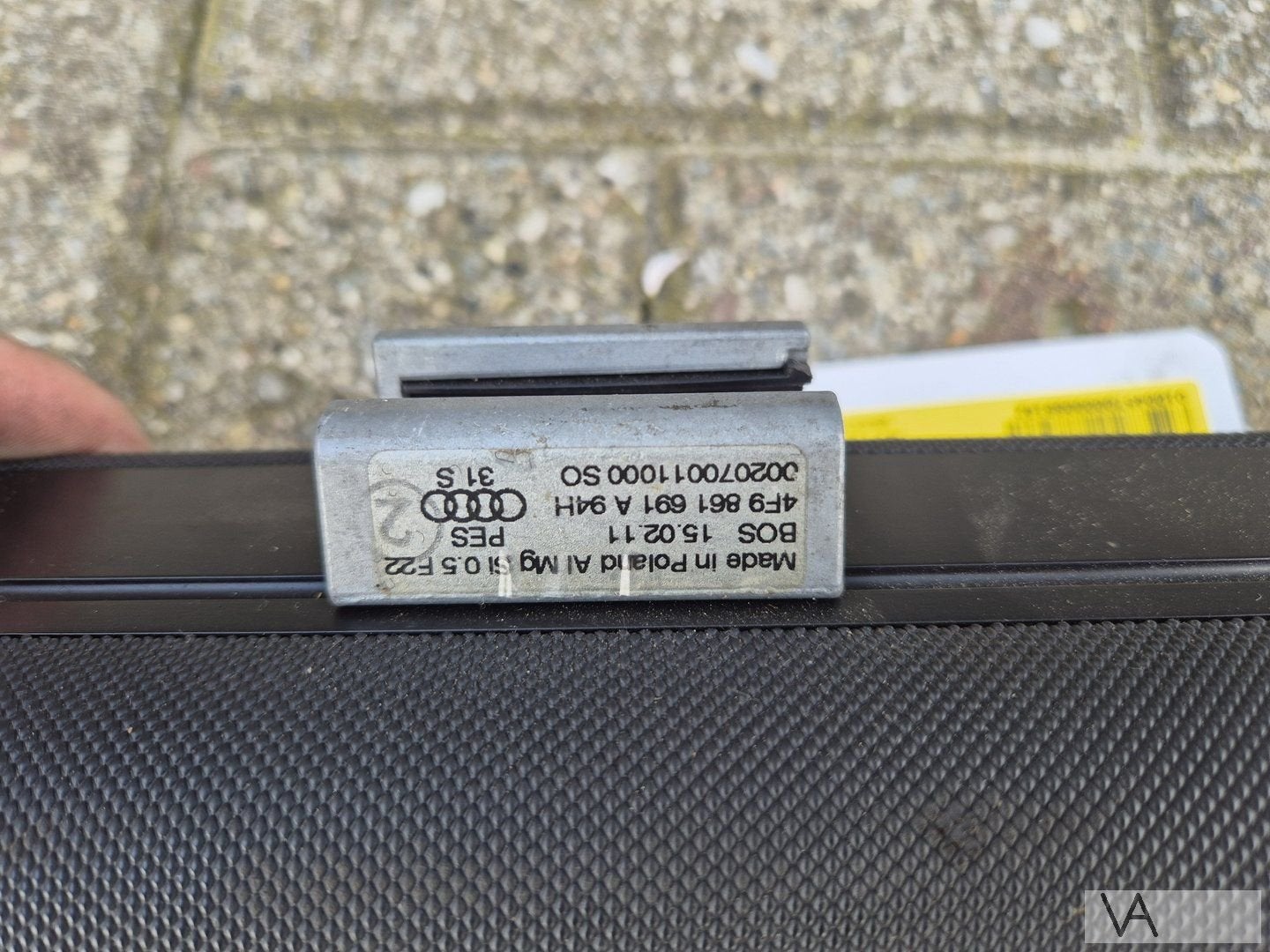 Audi A6 station 2005 - 2011 hondenrek hondennet rolhoes €40, Gebruikt, -, -, -