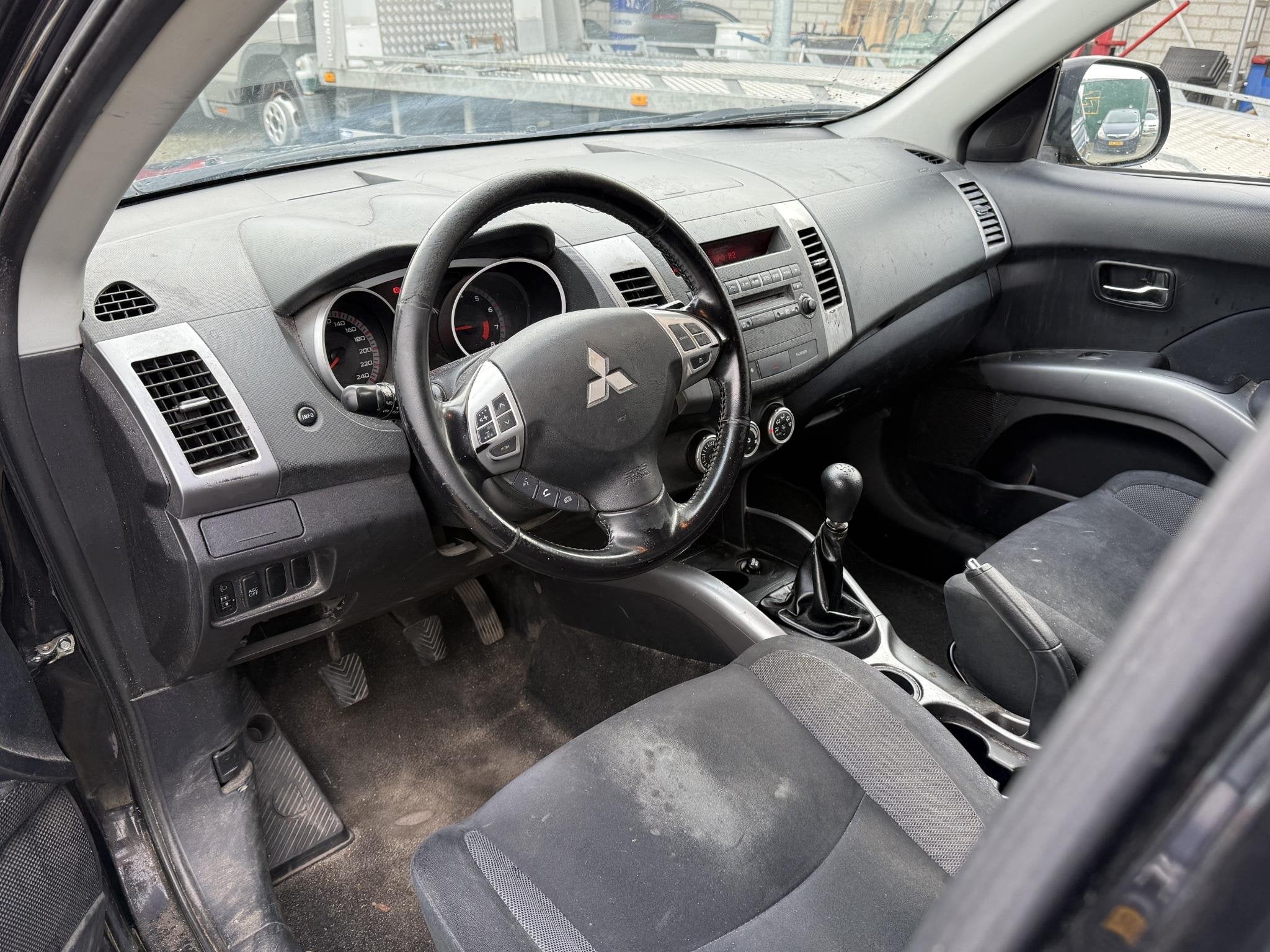 Mitsubishi Outlander 2.4 Intro Edition 2WD | HANDELSPRIJS |, Auto's, Voorwielaandrijving, Stof, 4 cilinders, 1465 kg
