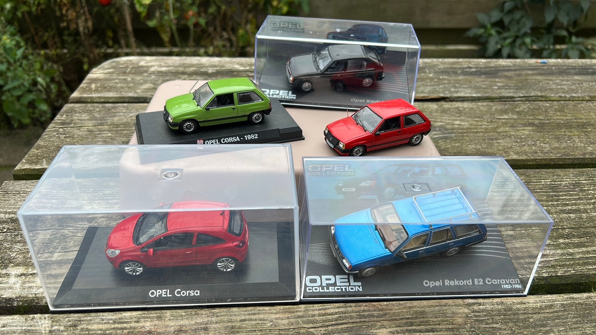 Opel corsa rekord kadett GT 5 opels 1:43, Hobby en Vrije tijd, Ophalen, Zo goed als nieuw, Auto