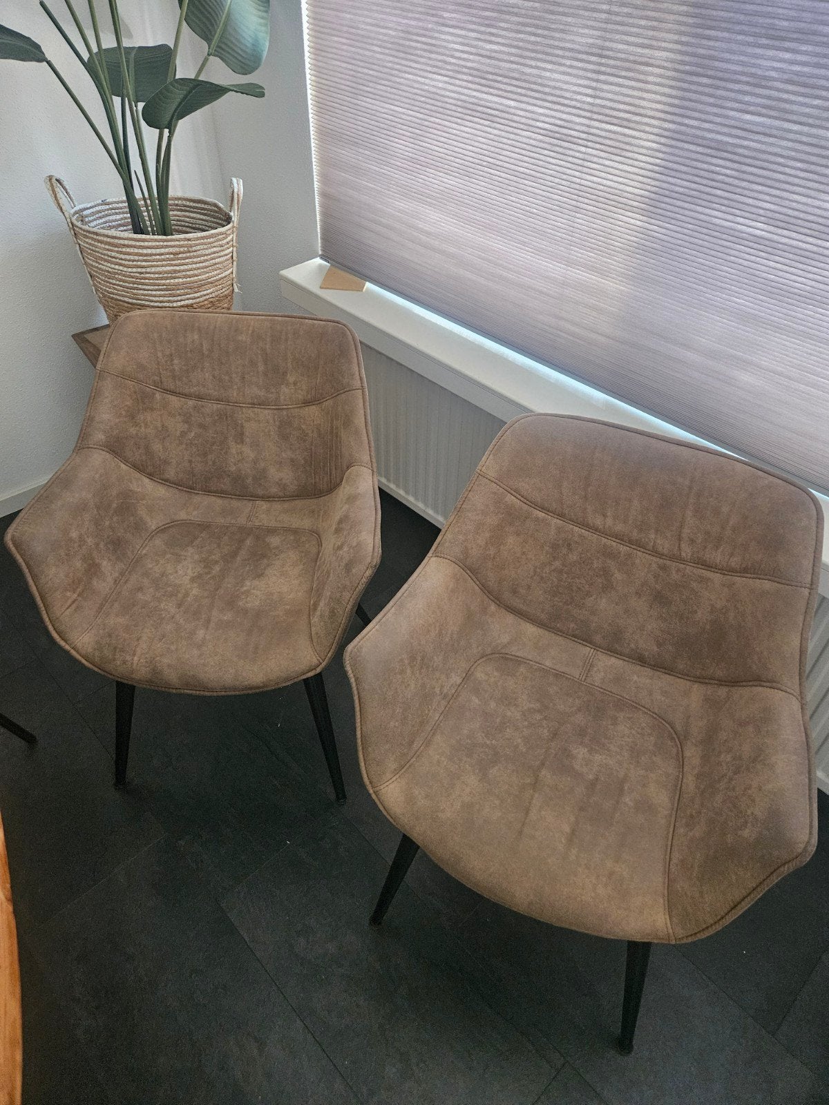 Bruine leren eetkamerstoelen van Jansen Totaal Wonen, Ophalen, Twee, Bruin, Leer