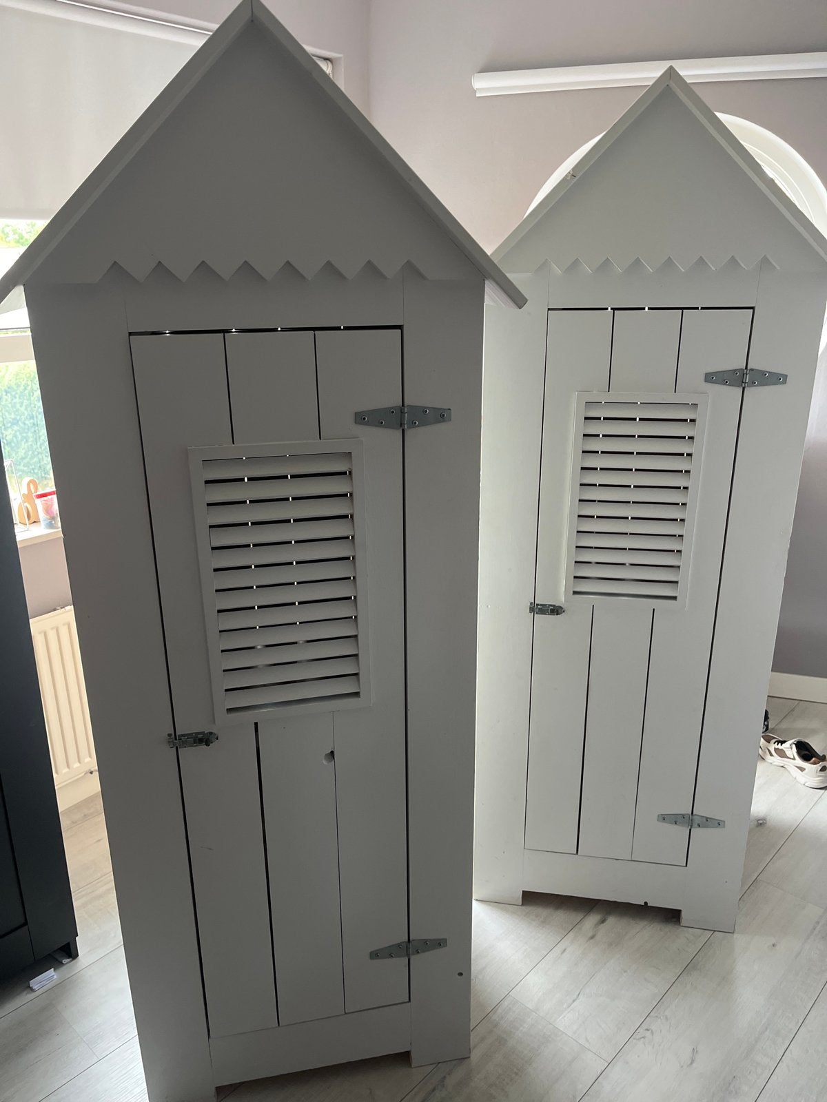 Leuke strandhuisjes kledingkastjes (2 stuks), Ophalen, Gebruikt