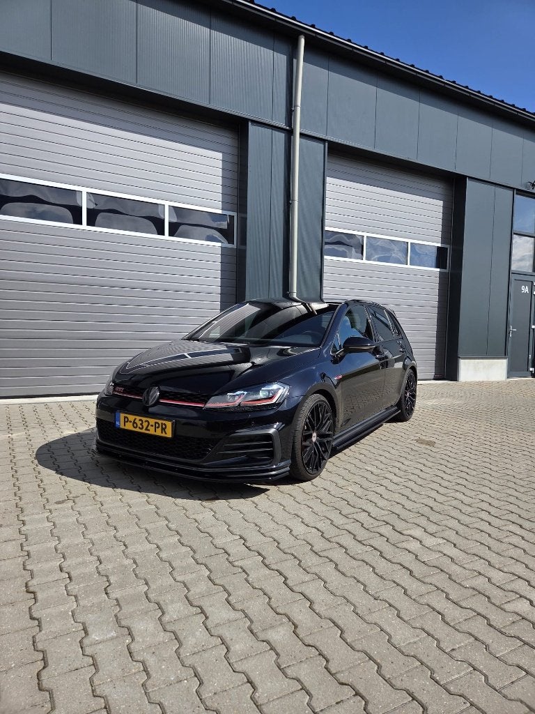 Vw Golf GTI Performance | ACC | Dynaudio | Camera | Maxton, Voorwielaandrijving, 1325 kg, Zwart, 4 cilinders