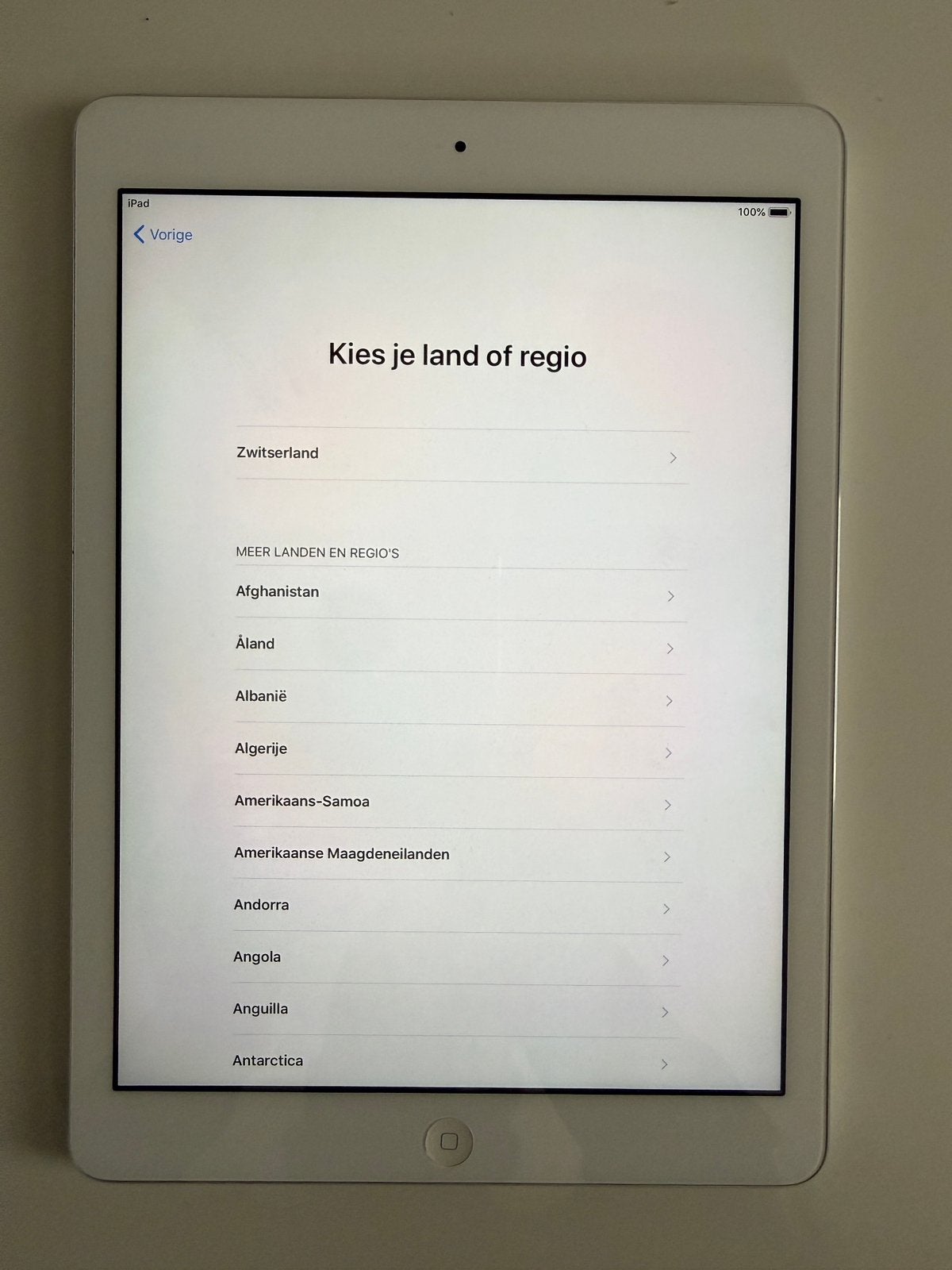Apple iPad Air 1 A1474 Wi-Fi zilver – werkend, Computers en Software, Ophalen of Verzenden, Gebruikt, Apple iPad, Wi-Fi
