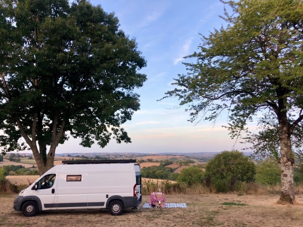Sfeervolle Off-grid Peugeot Boxer Camper L3H2 • Nieuwe APK, Auto's, Voorwielaandrijving, Euro 5, Stof, 3000 kg