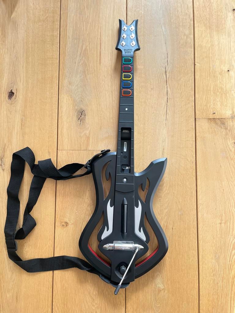 Guitar Hero Warriors of Rock Wii met gitaar en accessoires, Spelcomputers en Games, Games | Nintendo Wii, Muziek, 1 speler, Eén computer