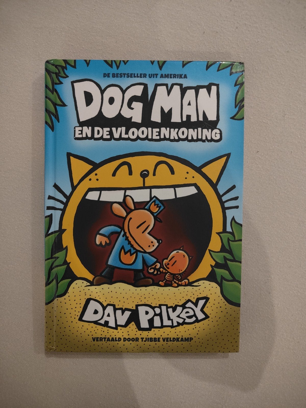 Dav Pilkey - Dog Man en de vlooienkoning, Boeken, Ophalen, Fictie algemeen, Zo goed als nieuw, Dav Pilkey
