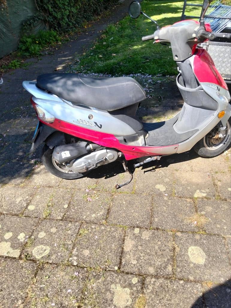 Peugeot v-clic te koop, Fietsen en Brommers, Scooters | Peugeot, Ophalen, Gebruikt, Overige modellen, Maximaal 45 km/u