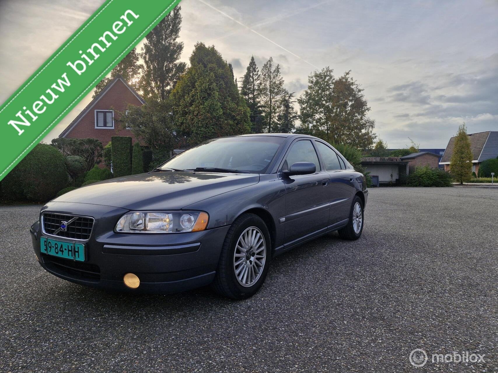 Volvo S60 2.4 Momentum, Auto's, Voorwielaandrijving, Gebruikt, S60, 1600 kg