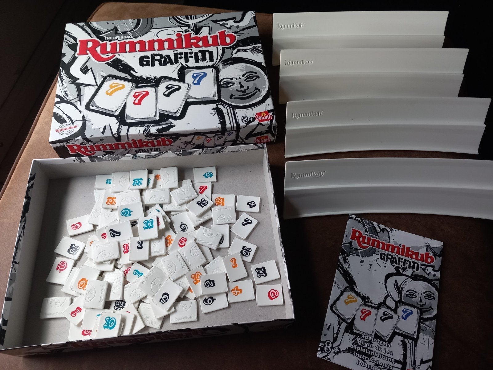 Rummikub Graffiti Bordspel - Zo goed als nieuw, Ophalen of Verzenden, Zo goed als nieuw, Drie of vier spelers, Postbus 2000, 4800 CA Breda, Nederland