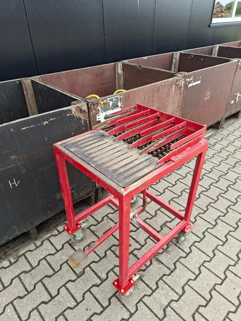 104 gaats uitdruktafel, Ophalen