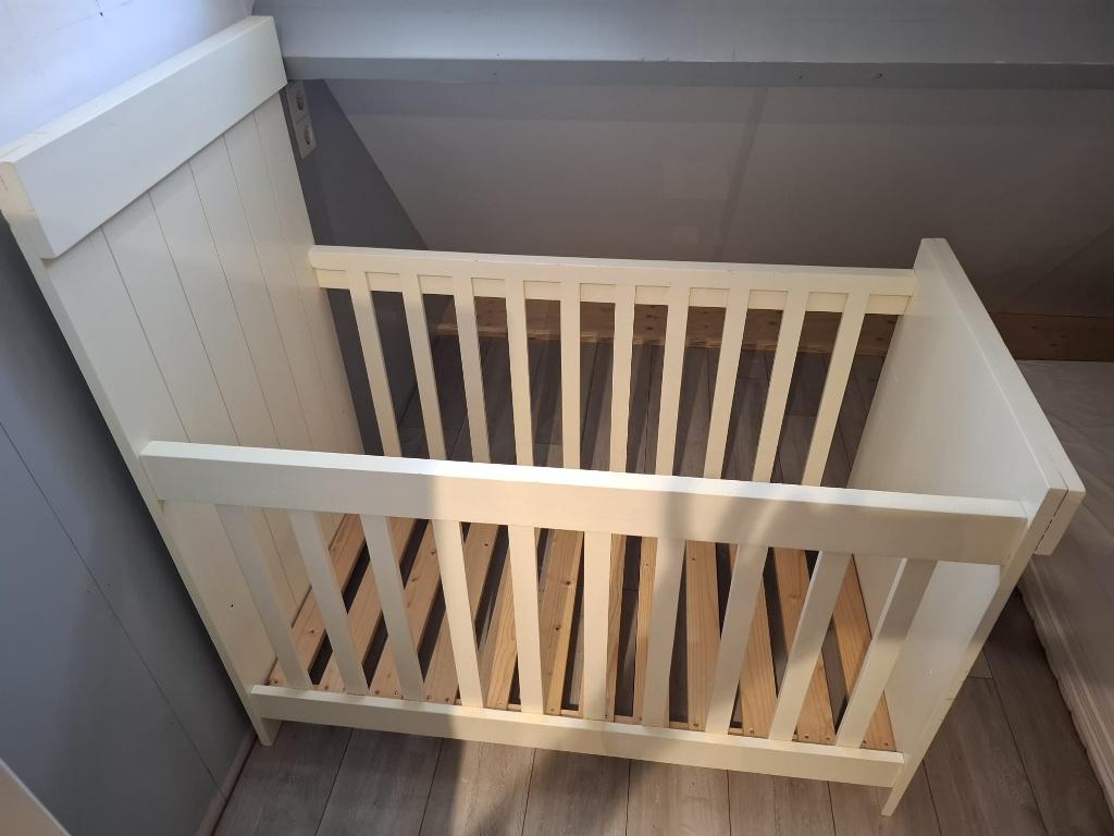 Complete 3-delige babykamer wit/crème (landelijke stijl), Kinderen en Baby's, Kinderkamer | Complete kinderkamers, Ophalen, Gebruikt