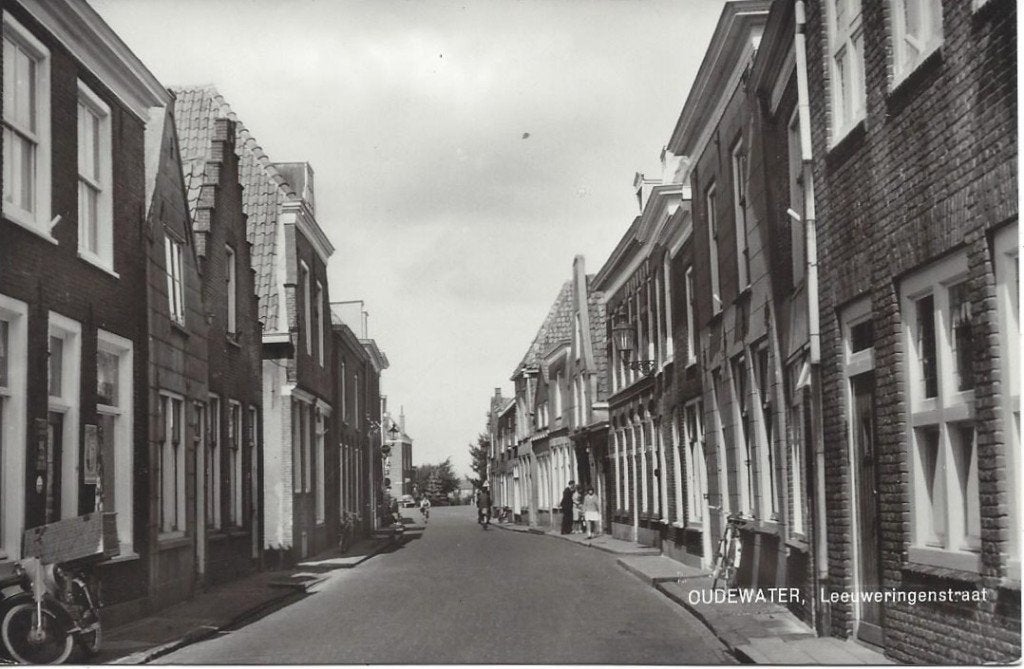 Oudewater (Utr.) Leeuweringenstraat, brommer/solex? 1962, Verzamelen, Ophalen of Verzenden, 1960 tot 1980, Ongelopen, Utrecht