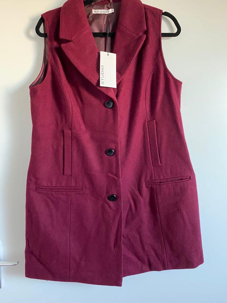 Studio bordeaux mouwloos jasje maat 42, Ophalen of Verzenden, Nieuw, Maat 42/44 (L), Rood