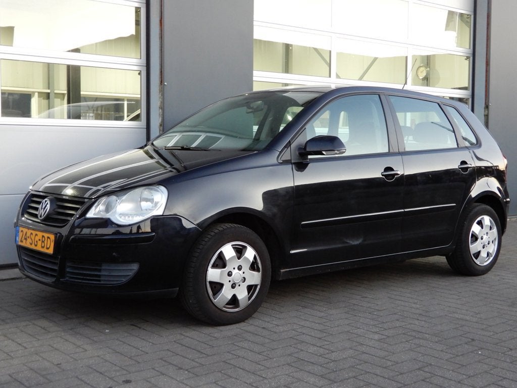 Volkswagen Polo 1.4-16V Comfortline 5 Deurs/Airco/RadioCD/Tr, Auto's, Volkswagen, Voorwielaandrijving, Zwart, Origineel Nederlands