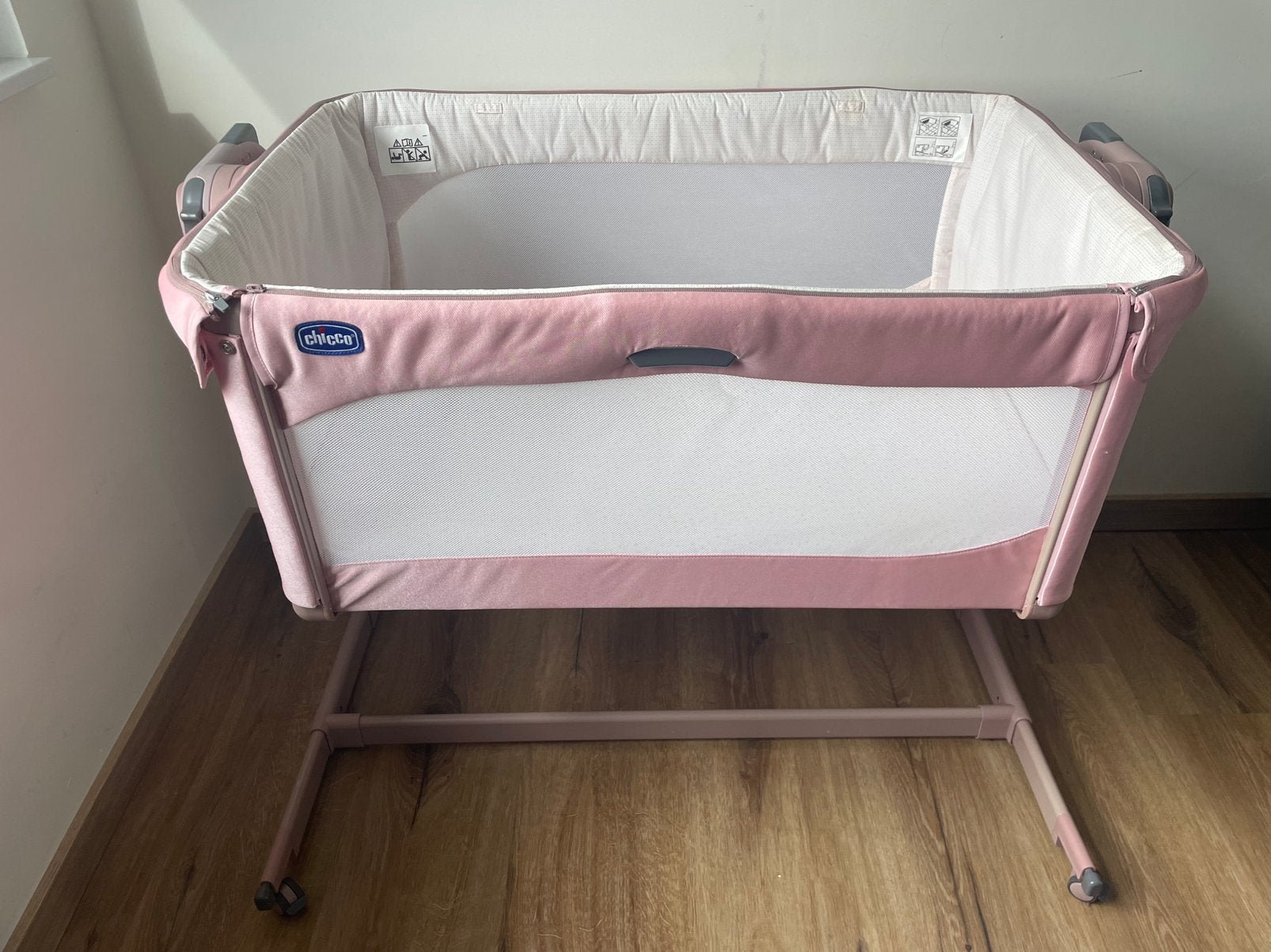 Chicco baby bed pink, Kinderen en Baby's, Babywiegjes en Ledikanten, Ophalen, Zo goed als nieuw, Wieg