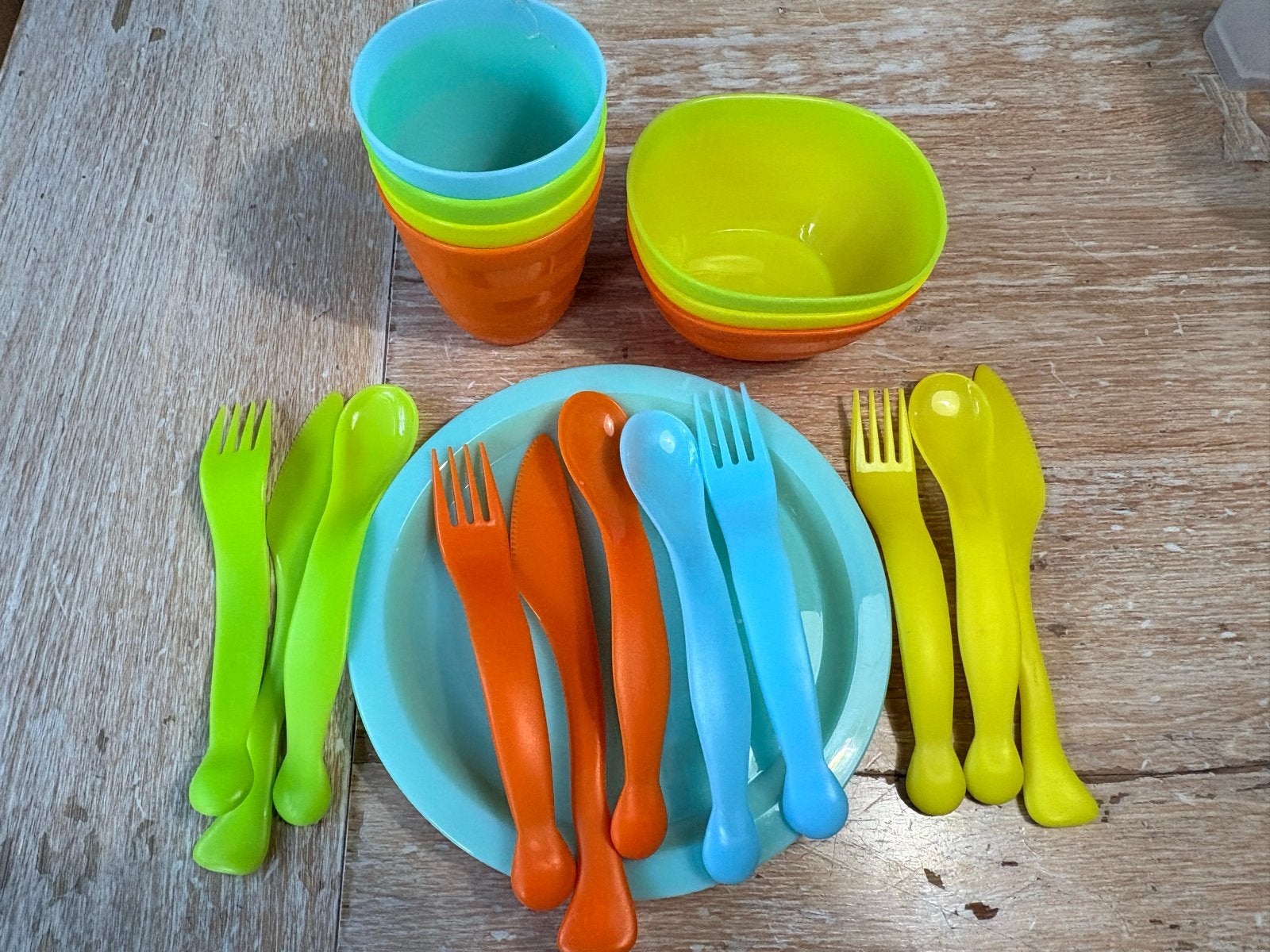 Kids plastic servies -  4 sets, Ophalen of Verzenden, Zo goed als nieuw
