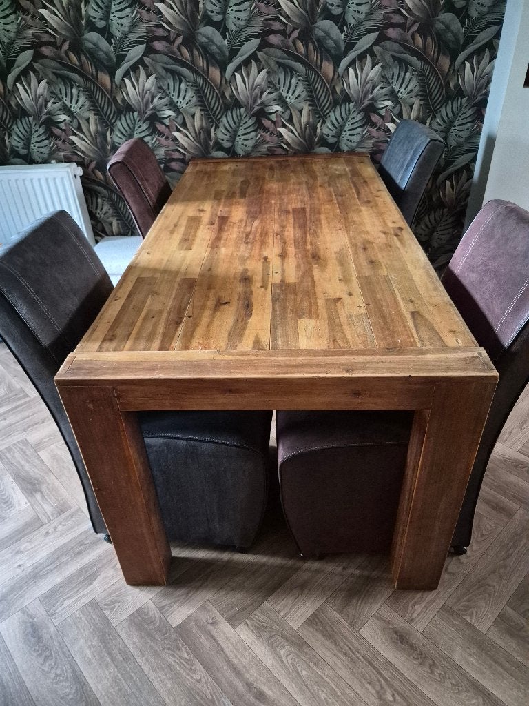 Foto 5 van Robuuste uitschuifbare eettafel 182–240 cm + 4 stoelen