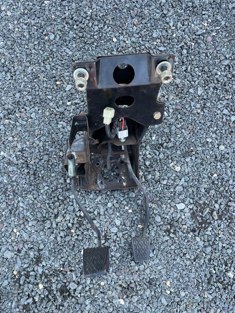 Toyota corolla ke30 ke35 ke36 pendalen set, Ophalen of Verzenden