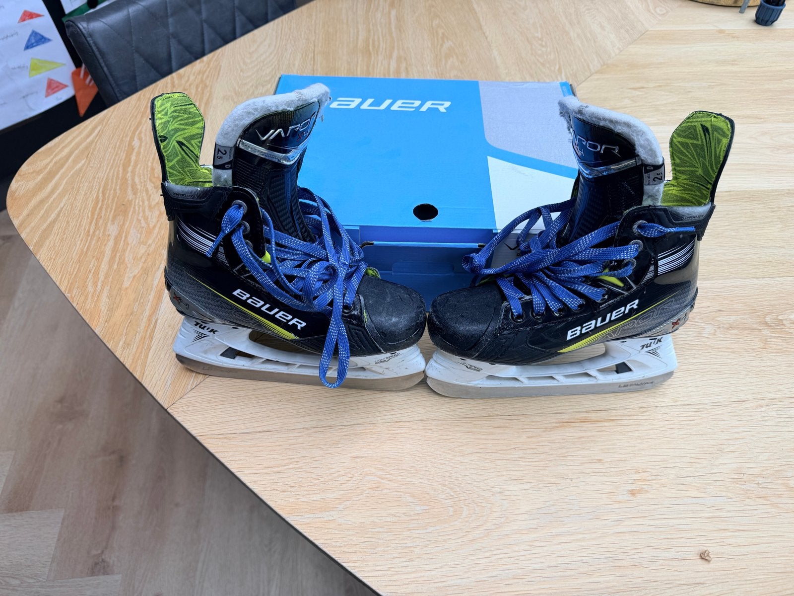 Bauer Vapor X4  - 1 seizoen oud maat 2.5D, Ophalen of Verzenden, Zo goed als nieuw, IJshockeyschaatsen, Bauer