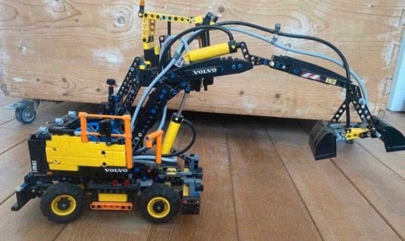 Volvo EW160E, LEGO Technic, gebruikt, Ophalen of Verzenden, Gebruikt
