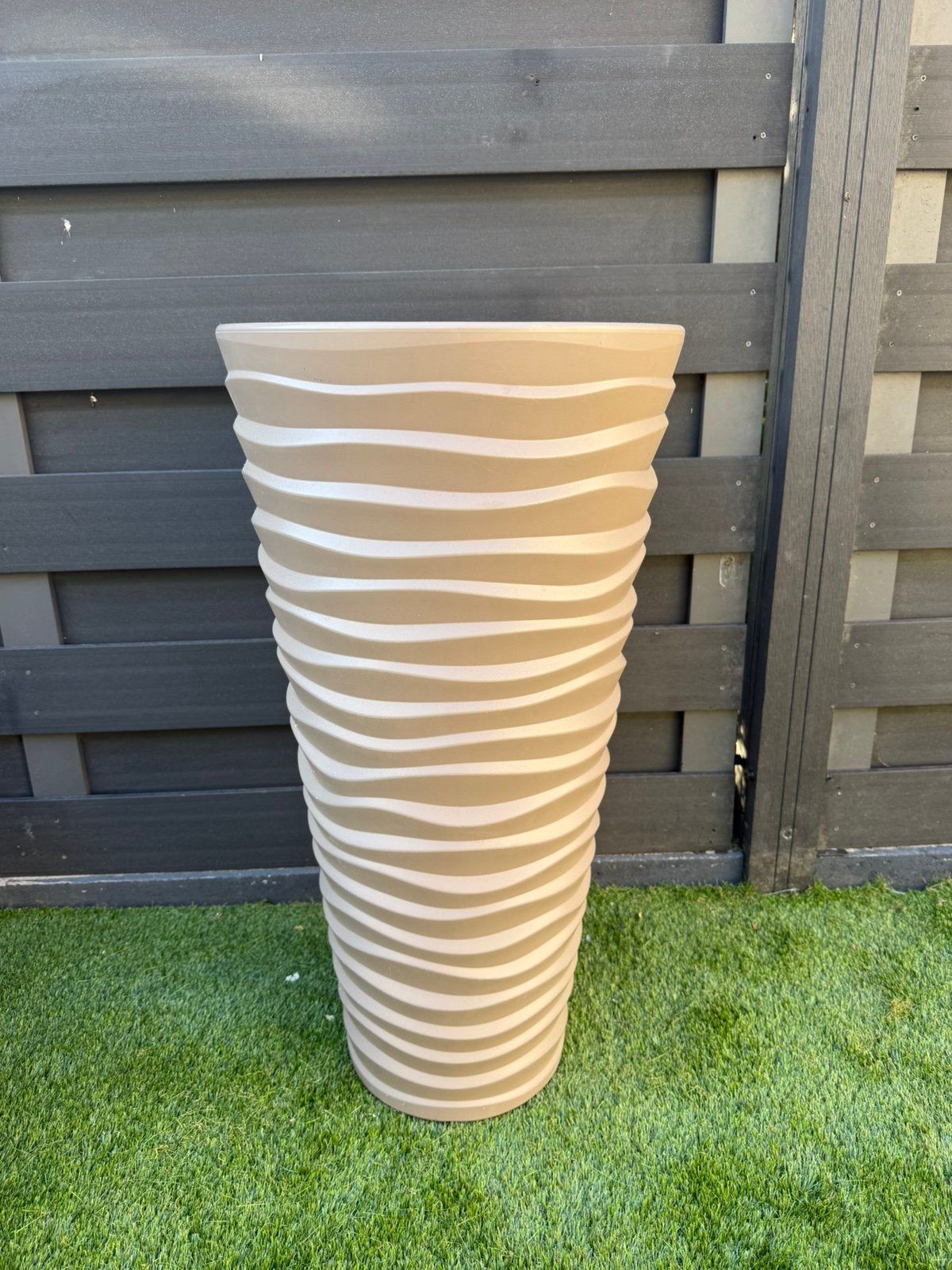 Hoge bloempot / vaas, Tuin en Terras, Bloempotten, Ophalen, Kunststof, Rond, Binnen