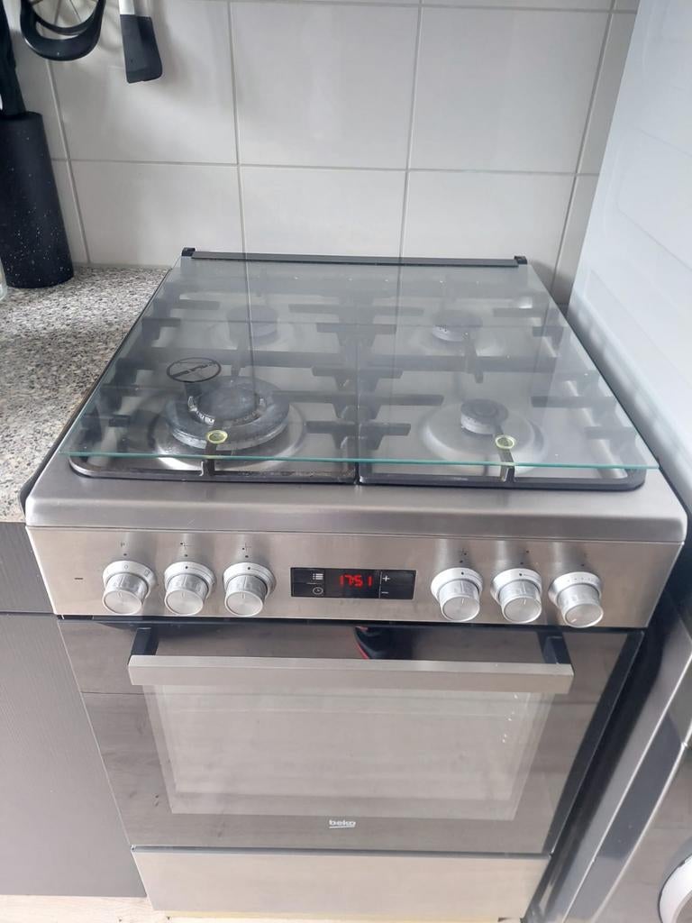 Gasfornuis 4 pits met oven., Witgoed en Apparatuur, Fornuizen, Ophalen, Gebruikt, Minder dan 85 cm, 4 kookzones