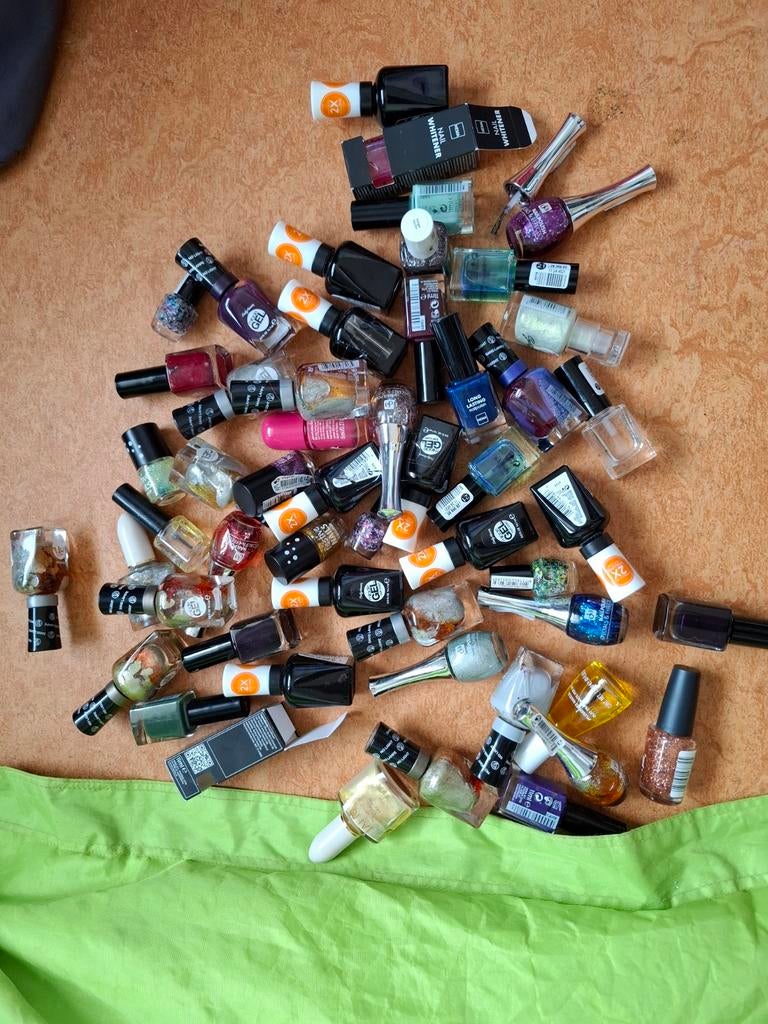 Grote partij nagellak en gel nagellak, Ophalen, Gebruikt, Overige kleuren, Handen en Nagels