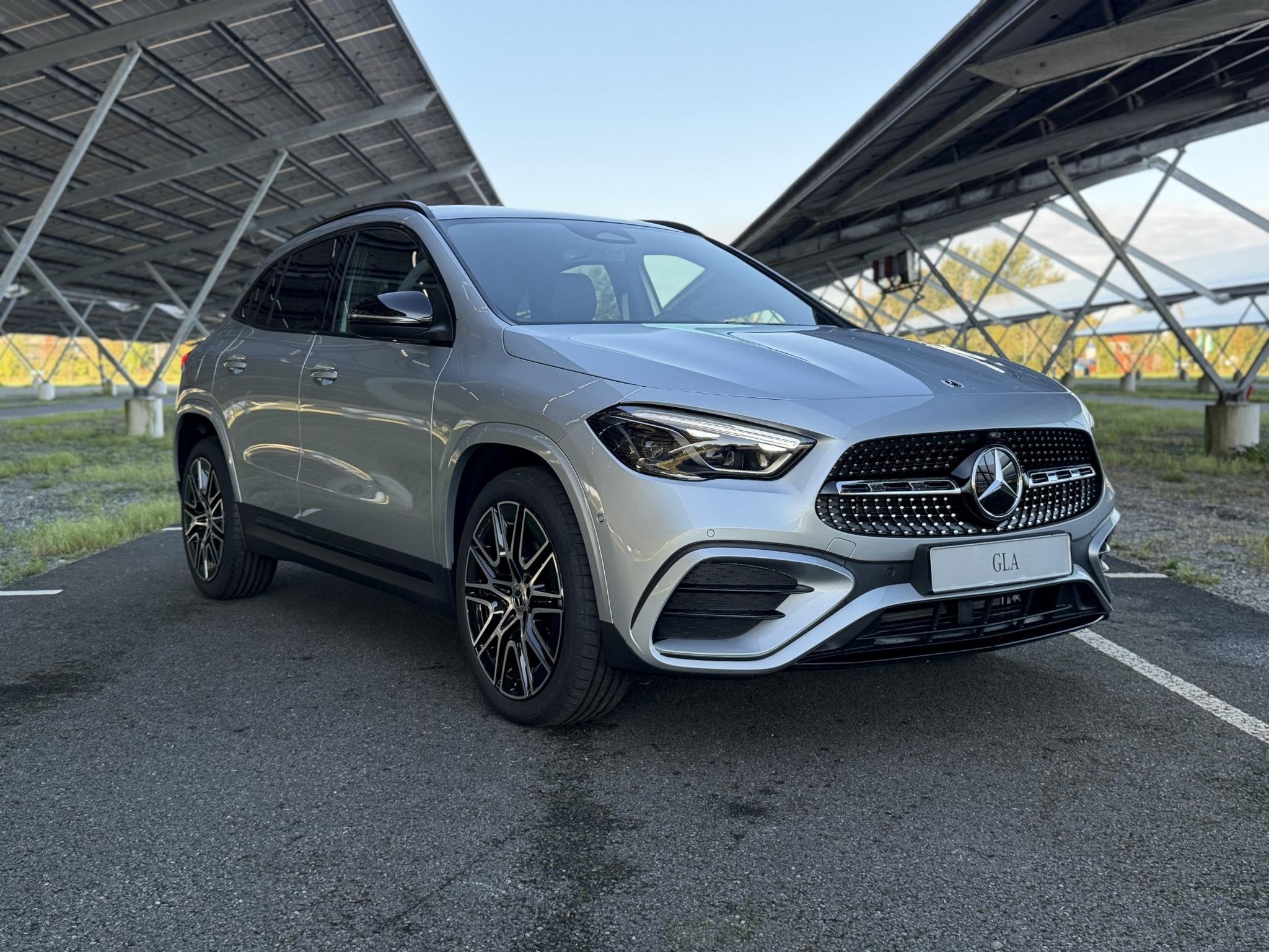 Mercedes-Benz GLA-klasse 250e 140 Years Edition | AMG line |, Auto's, 4 cilinders, 16 kWh, Bedrijf, Nieuw