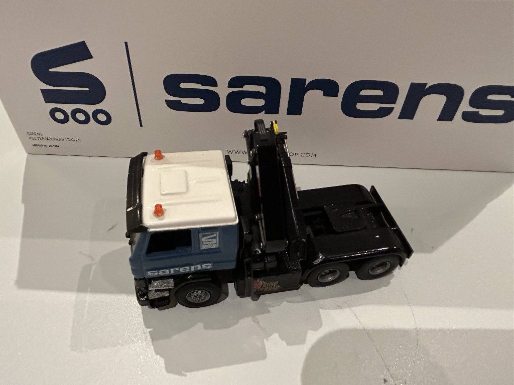 Sarens Scania 143 M + laadkraan Hiab Tekno 1/50, Verzenden, Gebruikt, Bus of Vrachtwagen, Tekno