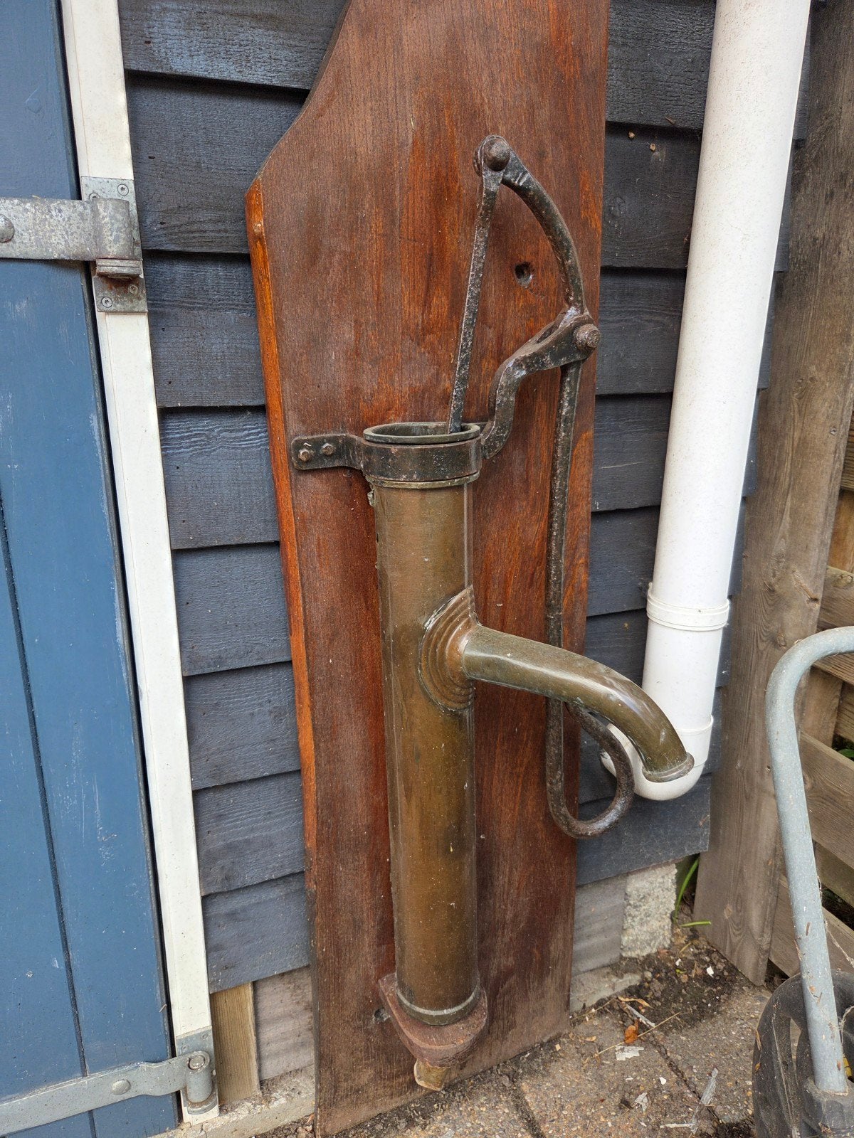 Antieke waterpomp - Decoratieve gietijzeren pomp, Ophalen