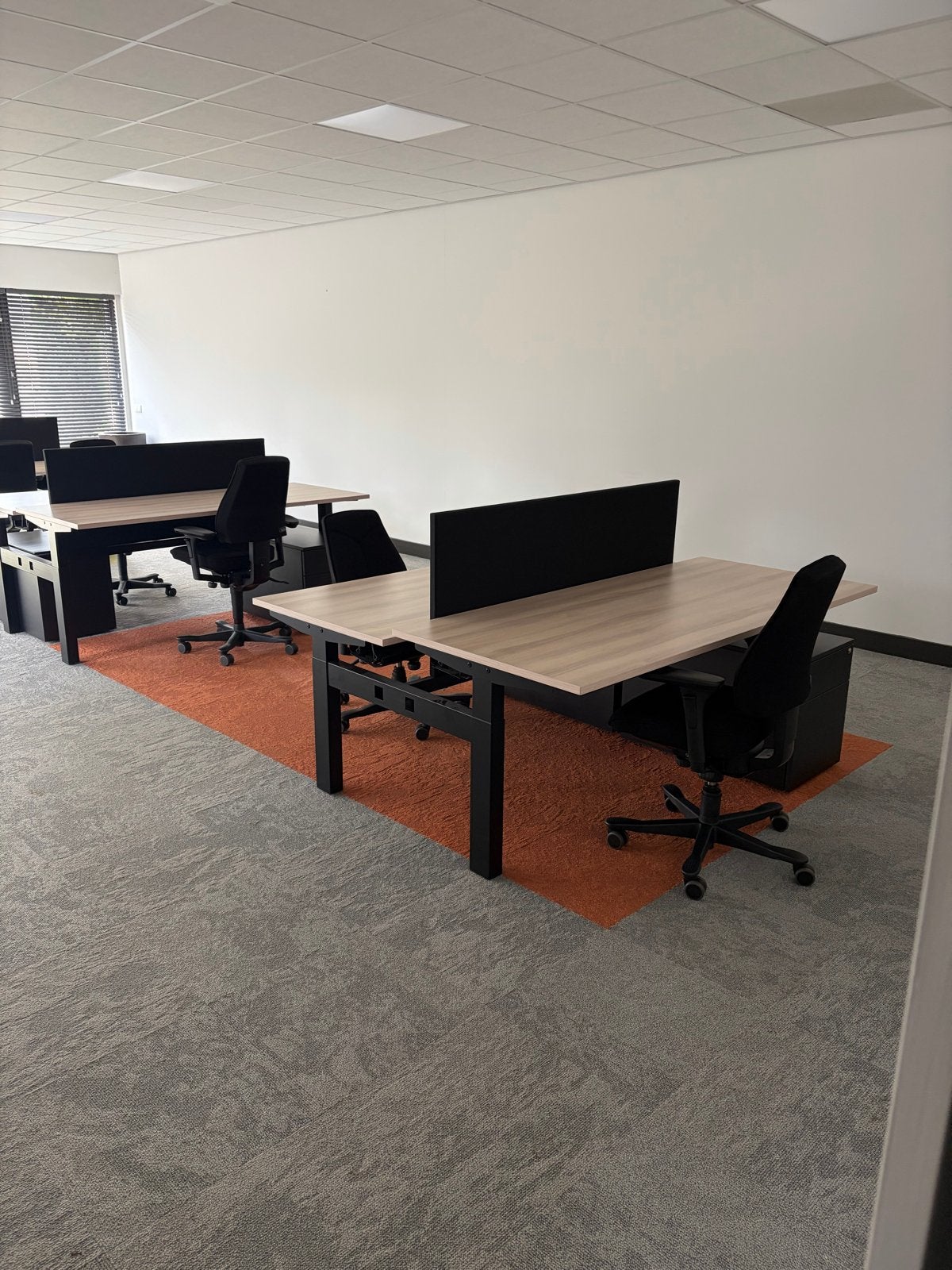 Zo goed als nieuwe duoblok bureaus, Ophalen, Zo goed als nieuw