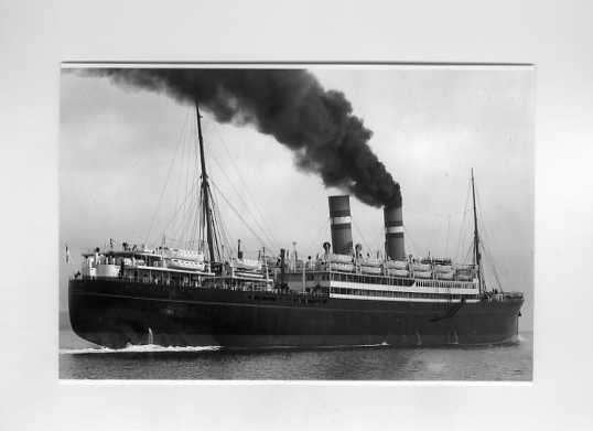scheepvaart-foto-H.A.L-veendam-2x, Ophalen of Verzenden, Zo goed als nieuw, Motorboot, Boek of Tijdschrift