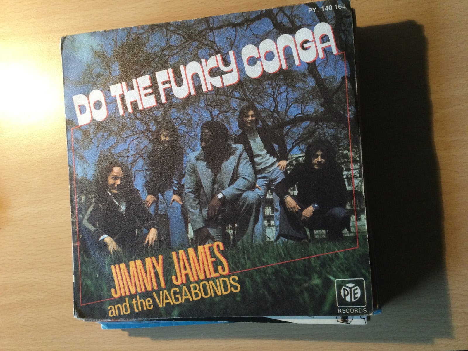 Jimmy James and the Vagabonds-Do the funky conga. Vinyl 45., Ophalen of Verzenden, Gebruikt, 7 inch, Pop