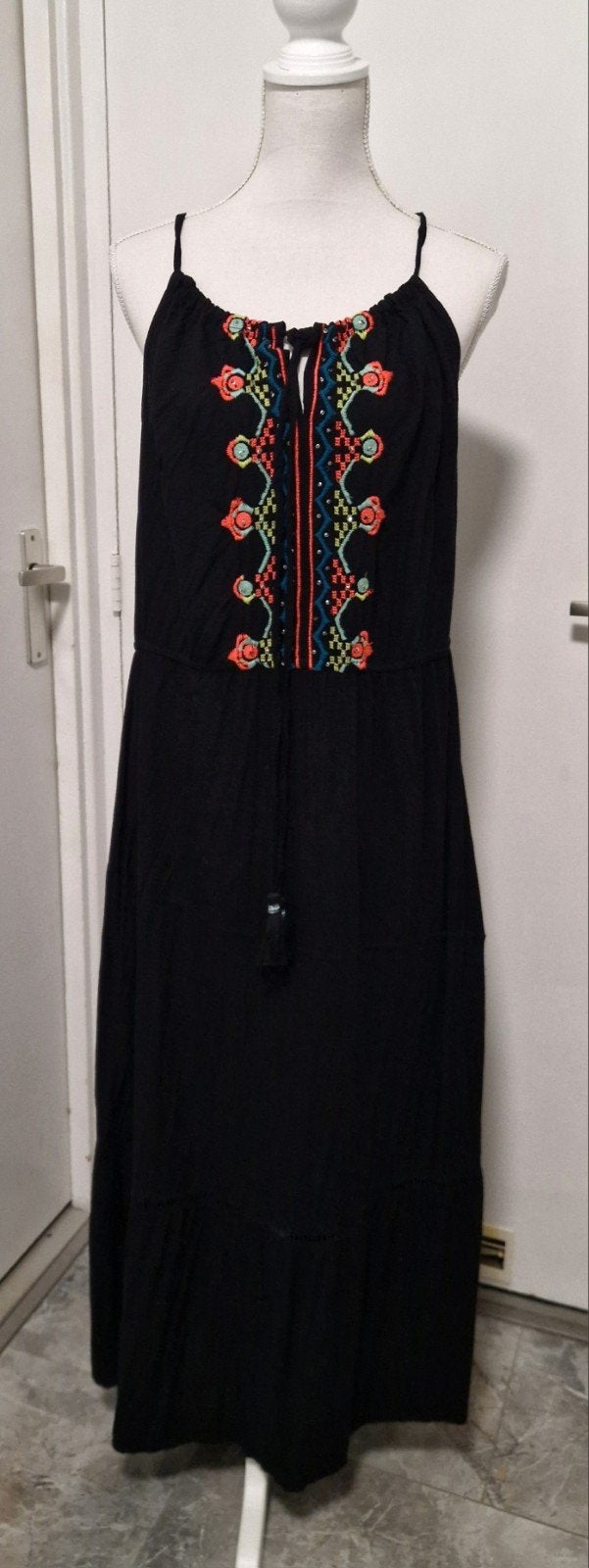 FSTVL Zwarte Boho Maxi Jurk met Borduursel (Maat 44), Zwart, Maat 42/44 (L), Ophalen of Verzenden, Zo goed als nieuw