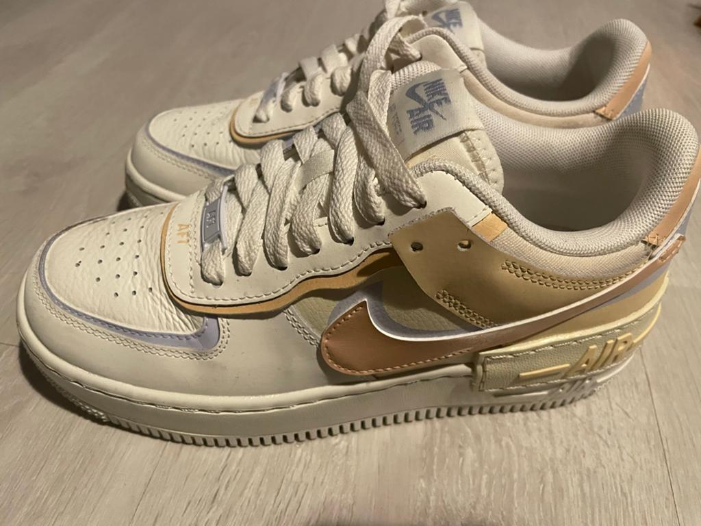 Nike Air Force 1 Shadow sneakers maat 37,5, Beige, Ophalen of Verzenden, Sneakers of Gympen, Gedragen