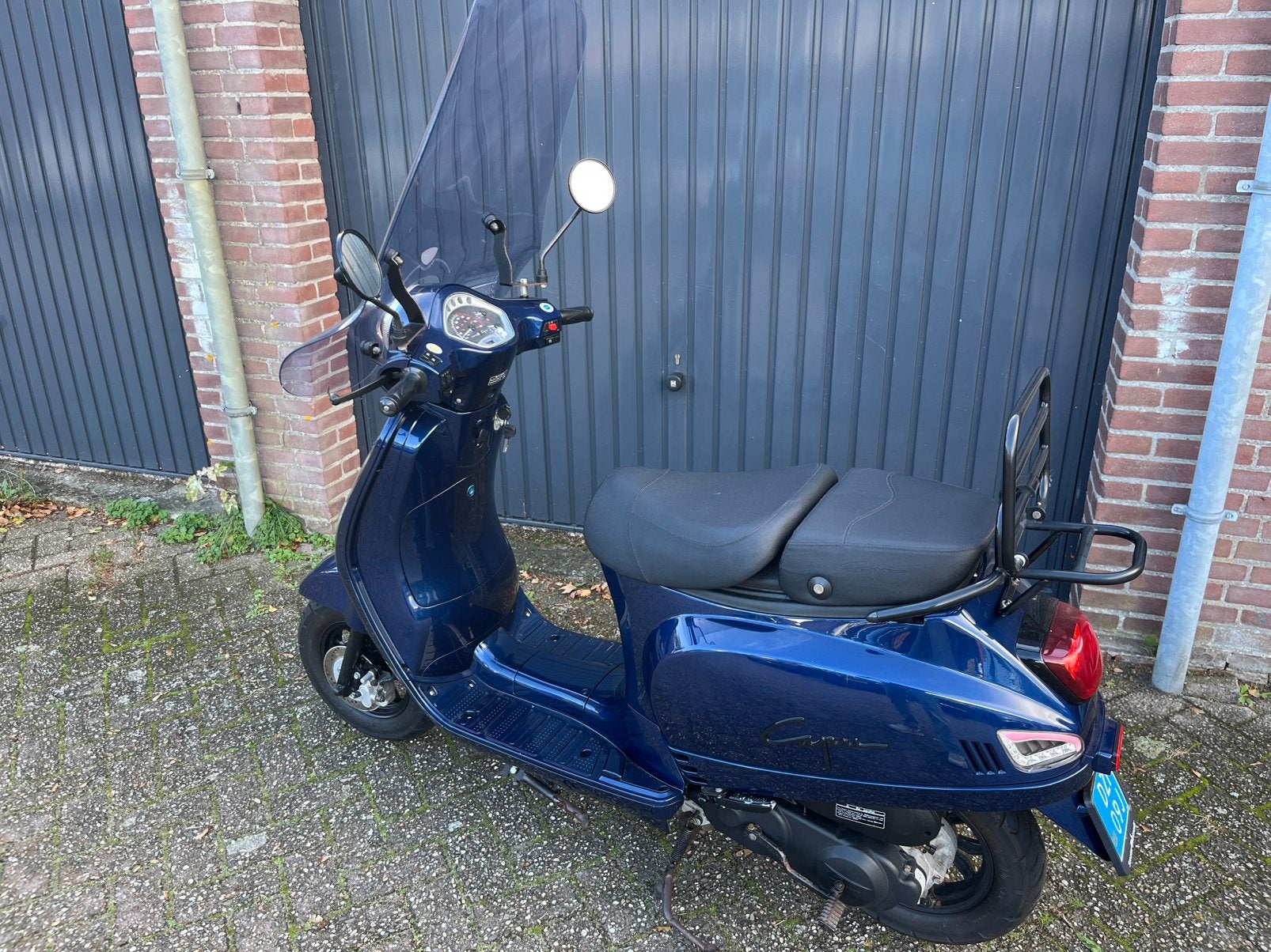 Capri Deluxe Midnight Blue – 950 km!!!, Zo goed als nieuw, Benzine, Ophalen, Overige merken