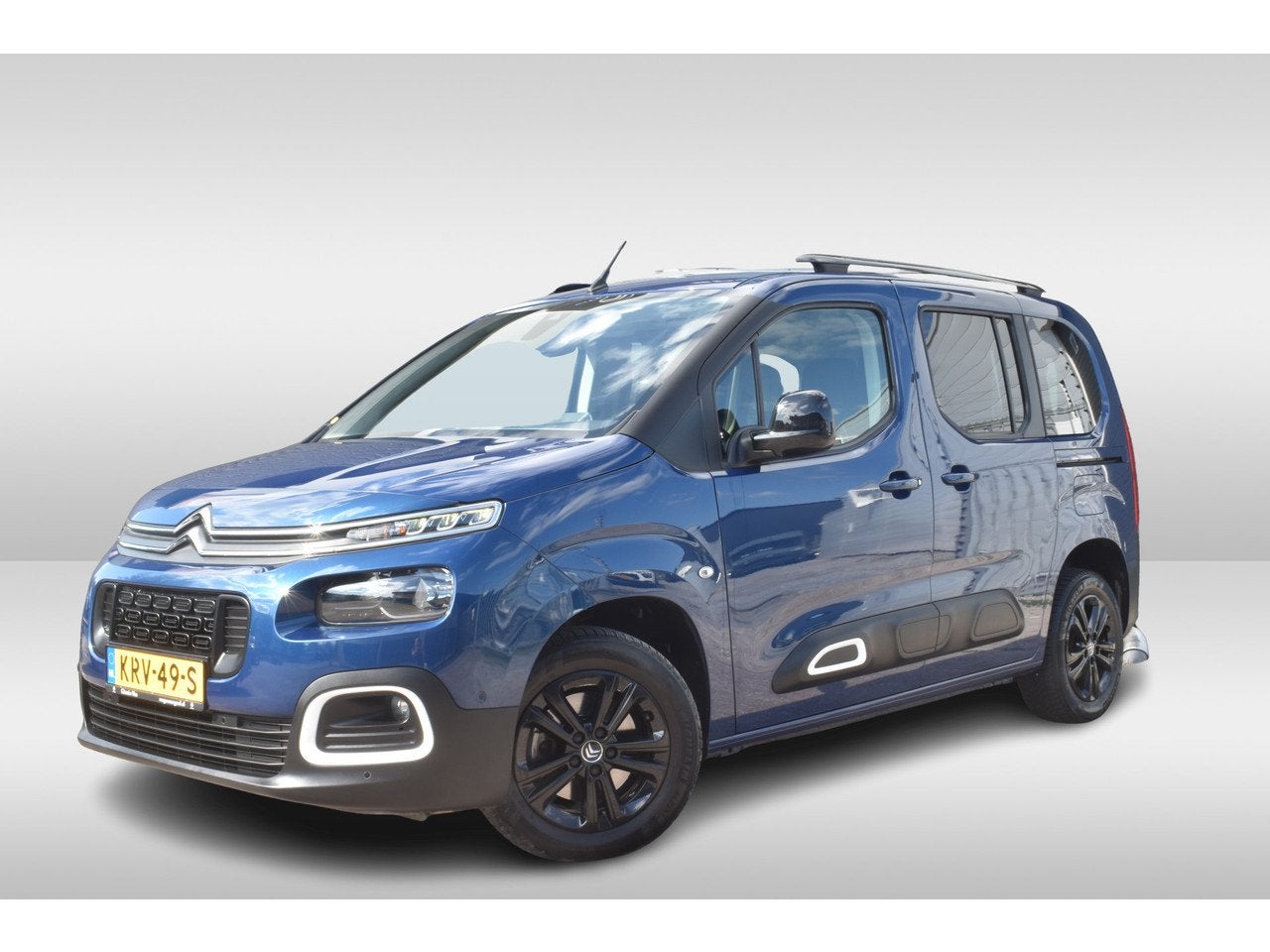 Citroën Berlingo PureTech 130 EAT8 Shine Automaat | Carplay, Auto's, Citroën, Automaat, 15 km/l, Gebruikt, 1199 cc