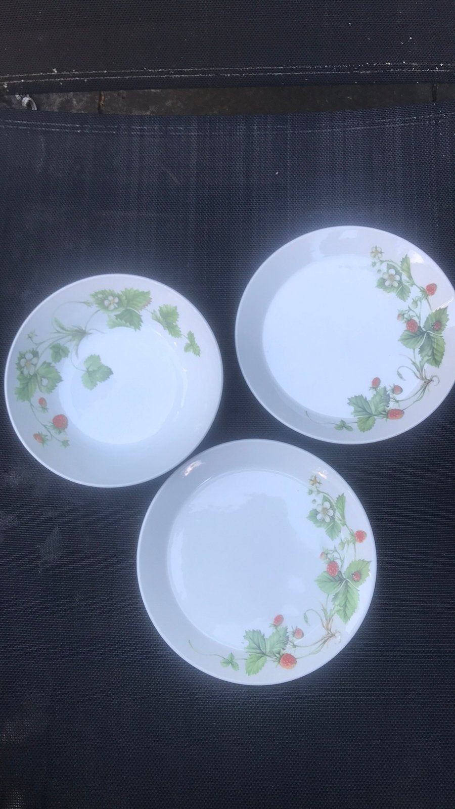 Servies met aardbeien - Marjolein Bastin 🍓, Ophalen of Verzenden, Zo goed als nieuw, Bord(en), Wedgwood